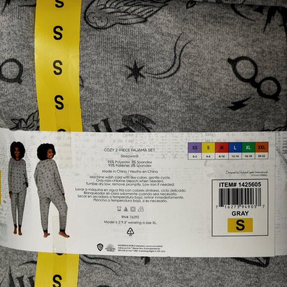 WIZARDING WORLD Harry Potter. HOGWARTS SCHOOL COZY 2-PIECE PAJAMA SET - Picture 3 of 6